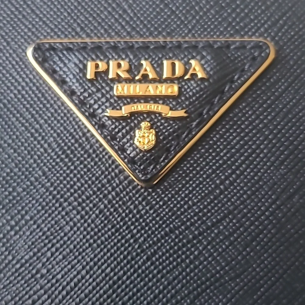 PRADA Crocodile Galleria Saffiano Leather Black Bag - Picture 8 of 17